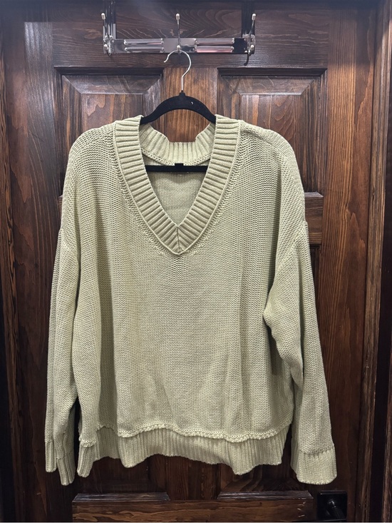 American Eagle Outfitters Sweaters - American Eagle Outfitters Light Sage Knit Sweater